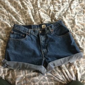 Levi high waited jean shorts
